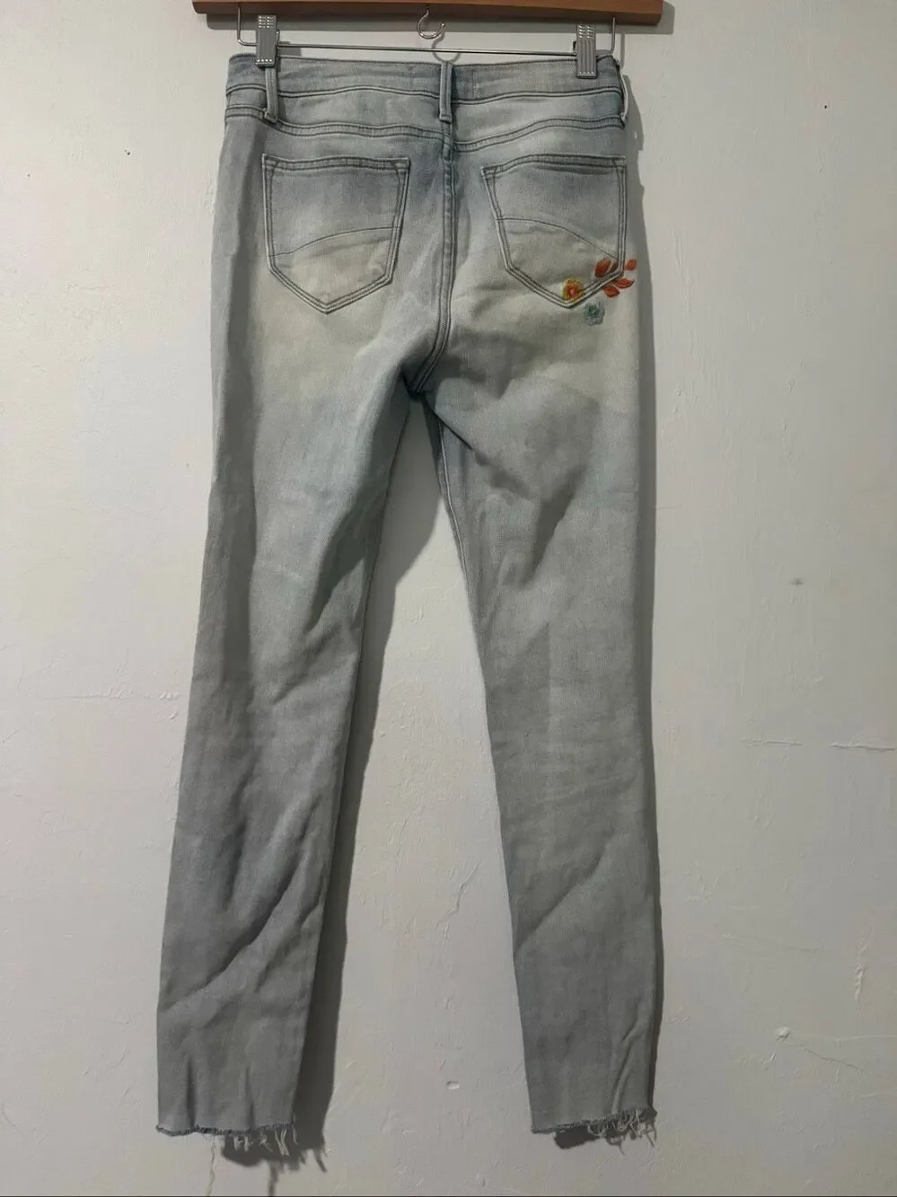 Driftwood light blue floral Embroidered Raw edge skinny jeans 26